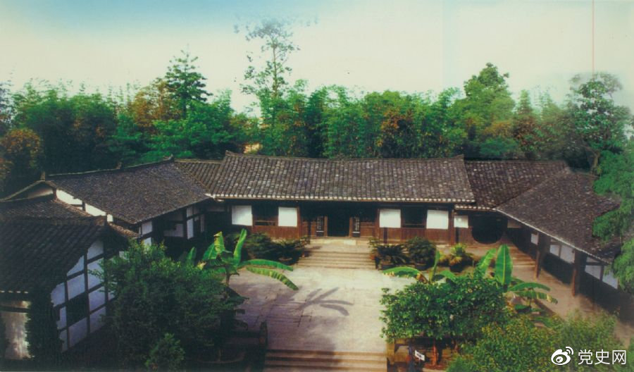 1904年8月22日,鄧小平出生在四川省廣安縣協(xié)興鄉(xiāng)(今廣安市協(xié)興鎮(zhèn))牌坊村。圖為鄧小平故居。