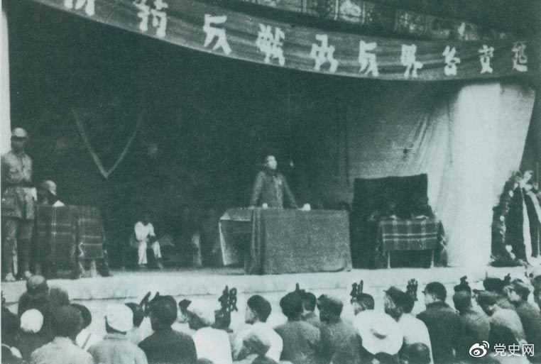 　　1946年7月26日，朱德在延安各界反對內戰動員大會上發表講話，號召全國人民團結起來，打退國民黨軍對解放區的進攻。